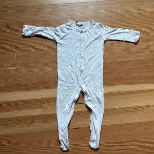 Kyte baby footie snap 6-12M white